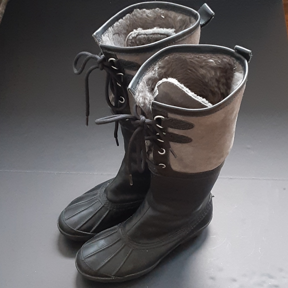 UGG 3228 Belcloud sheepskin boots